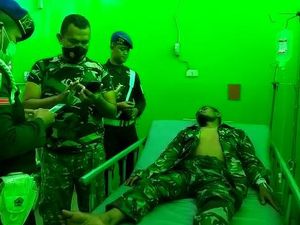 Pria Berseragam TNI Mengamuk di Stasiun Mengidap Gangguan Jiwa Pria Berseragam TNI Mengamuk di Stasiun Mengidap Gangguan Jiwa