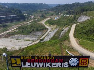 Banjir Terjang Proyek Bendungan Leuwikeris, Alat Berat-Motor Hanyut!