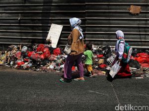 Jorok! Pinggiran Jalan Citayam Ini Dipenuhi Sampah, Bau dan Kotor