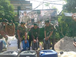 Satpol PP Bali Musnahkan 480 Liter Arak Gula Pasir Satpol PP Bali Musnahkan 480 Liter Arak Gula Pasir