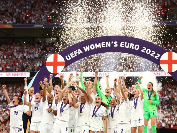 Meriahnya Selebrasi Timnas Wanita Inggris Setelah Juara Euro 2022