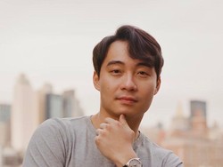 Fuiyoh! Uncle Roger Buka Restoran dan Pecahkan Rekor Dunia