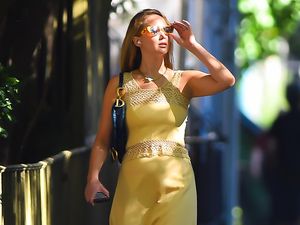 Jennifer Lawrence Lenggak-lenggok Santai di New York Jennifer Lawrence Lenggak-lenggok Santai di New York