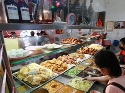 Di Singapura Ada Warung Nasi ala Warteg, Menunya Rp 15 Ribuan!
