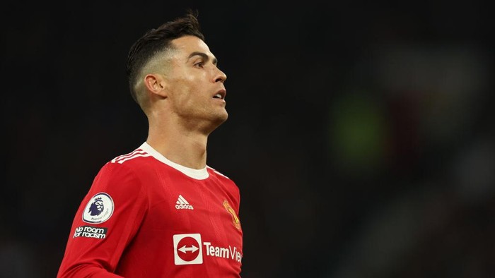 MANCHESTER, ENGLAND - APRIL 28: Cristiano Ronaldo of Manchester United during the Premier League match between Manchester United and Chelsea at Old Trafford on April 28, 2022 in Manchester, United Kingdom. (Photo by Matthew Ashton - AMA/Getty Images)