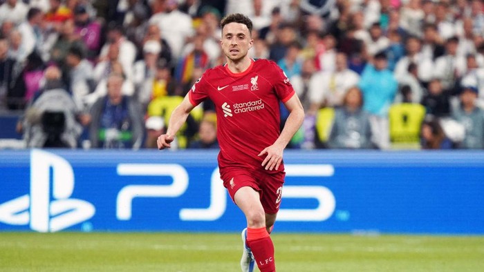 PARIS, FRANCE - MAY 28:  Diogo Jota of Liverpool in action during the UEFA Champions League final match between Liverpool FC and Real Madrid at Stade de France on May 28, 2022 in Paris, France. (Photo by Etsuo Hara/Getty Images)