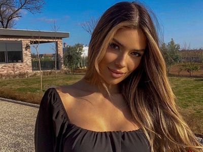 Potret Seksi Ekin-Su Culculoglu, Aktris Turki Juara Love Island