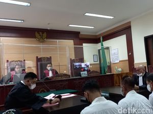 4 Terdakwa Kebakaran Lapas Tangerang Dituntut 2 Tahun Penjara 4 Terdakwa Kebakaran Lapas Tangerang Dituntut 2 Tahun Penjara