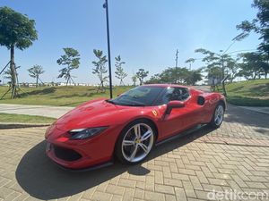 Keliling Jakarta Tanpa Suara dengan Ferrari 296 GTB Keliling Jakarta Tanpa Suara dengan Ferrari 296 GTB