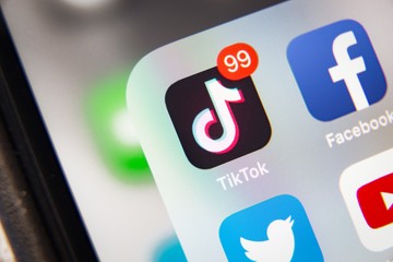 ilustrasi mendapat uang dari tiktok