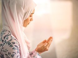 Tata Cara dan Doa Mandi Keramas Sebelum Salat Idul Fitri, Simak Lur!