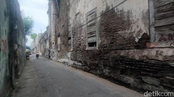 Surga Bagi Pemburu Foto Vintage di Surabaya