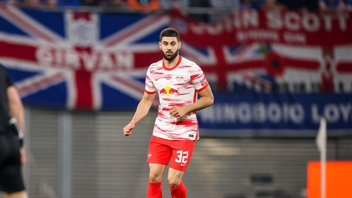 28 April 2022, Saxony, Leipzig: Soccer: Europa League, RB Leipzig - Glasgow Rangers, knockout round, semifinals, first leg, Red Bull Arena. Leipzig player Josko Gvardiol on the ball. Photo: Jan Woitas/dpa (Photo by Jan Woitas/picture alliance via Getty Images)