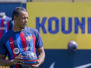 Alasan Kounde Tolak Chelsea: Barcelona Punya Proyek Ambisius Alasan Kounde Tolak Chelsea: Barcelona Punya Proyek Ambisius