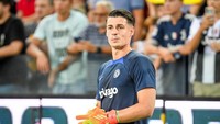 Kiper: Kepa Arrizabalaga, rumornya akan ke Napoli. Foto: NurPhoto via Getty Images/NurPhoto