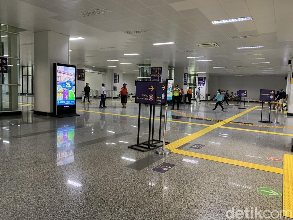Tak Nampak Lagi Kebocoran Atap di Stasiun Manggarai Jaksel Tak Nampak Lagi Kebocoran Atap di Stasiun Manggarai Jaksel