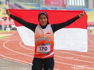 Momen Putri Aulia Juarai Final Lari Putri 200 Meter ASEAN Para Games