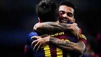Pecahkan rekor saya, Messi, ujar Dani Alves beberapa waktu lalu yang mana dirinya mendukung Messi untuk pecahkan rekornya (Getty Images)