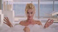 Margot Robbie Jadi Aktris yang Paling Sering Tampil Tanpa Baju