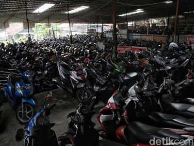 Melihat Pohon Uang Ala Citayam, Usaha Penitipan Motor dekat Stasiun