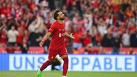 Jika tiada kendala, Salah akan jadi salah satu tumpuan Liverpool untuk bikin gol ketika lawan Fulham pada akhir pekan. Apalagi ia punya rekor lima musim terakhir selalu mencetak gol di laga pembuka musim Premier League. Foto: Getty Images