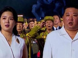 Momen Tak Biasa Istri Kim Jong-Un Menangis di Depan Sorotan Kamera