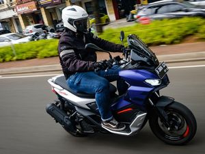 Isi Full Tank Aprilia SR-GT dari Nol Pakai Pertamax Turbo Bakal Habis Biaya Segini Isi Full Tank Aprilia SR-GT dari Nol Pakai Pertamax Turbo Bakal Habis Biaya Segini