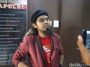 Bupati Blitar Akan Ikut Bahas Polemik Penutupan Padepokan Gus Samsudin Bupati Blitar Akan Ikut Bahas Polemik Penutupan Padepokan Gus Samsudin