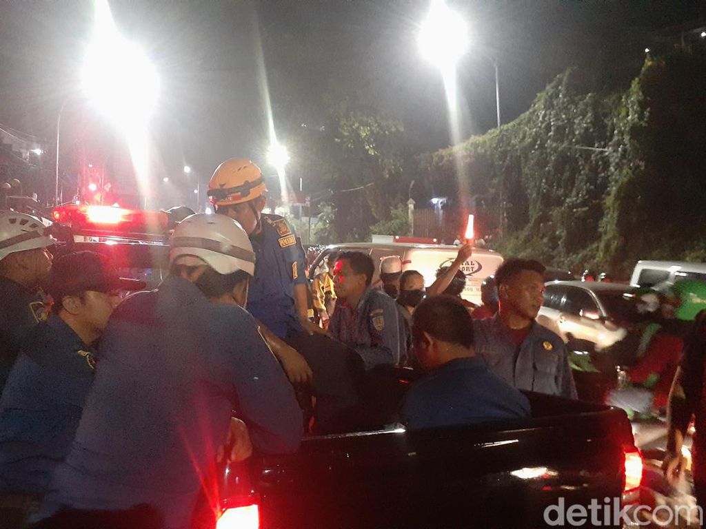 Pertamina Investigasi Kecelakaan Truk Tangki BBM di Tanah Putih Semarang