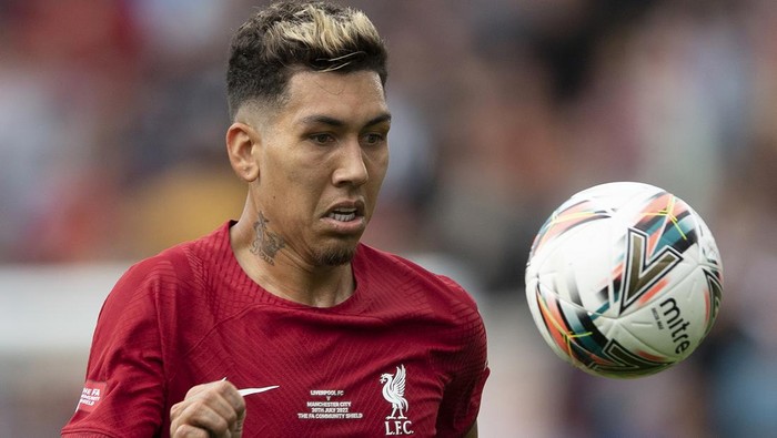 LEICESTER, ENGLAND - JULY 30: Roberto Firmino of Liverpool during The FA Community Shield between Manchester City and Liverpool FC at The King Power Stadium on July 30, 2022 in Leicester, England. (Photo by Visionhaus/Getty Images)