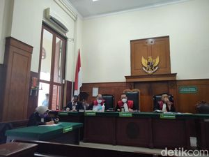 2 Pencuri Sembako Senilai Rp 79 Juta di Surabaya Divonis 1 tahun 6 Bulan Bui