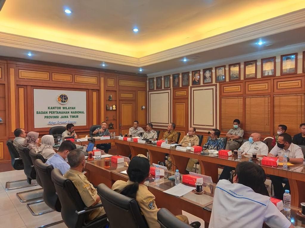 Wabup Minta Kanwil BPN Jatim Bantu Atasi Semua Sengketa Tanah di Blitar Wabup Minta Kanwil BPN Jatim Bantu Atasi Semua Sengketa Tanah di Blitar