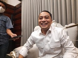 Walkot Eri Minta DLH Pastikan Penyebab Sungai Mulyorejo Berbusa