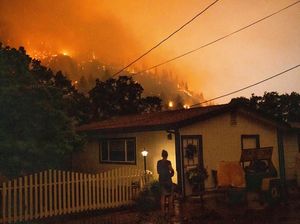 Sisa Kebakaran Hutan di California, Bangunan Hancur-Udara Kuning Pekat