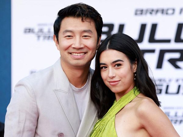 Go Public! Simu Liu Gandeng Pacar ke Premiere Bullet Train