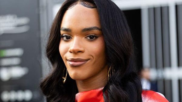 7 Foto Aktris Transgender Kontroversial, Ingin Berperan Jadi Bond Girl