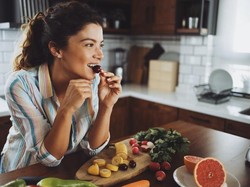 Jangan Dilakukan Lagi! Ini 4 Kesalahan Saat Makan Buah