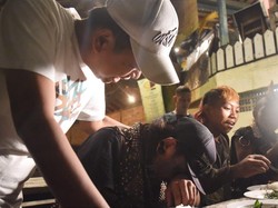 Ditraktir Makan oleh Dedi Mulyadi, Anak Punk Nangis Terharu