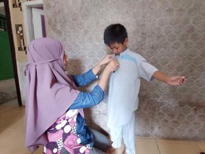 Rona Ceria Bocah Cianjur Penderita Kelamin Ganda