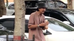 Potret Sederhananya Duta Sheila On 7 yang Dikira Tukang Parkir