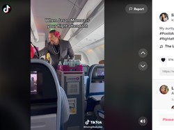 Populer: Kocak! Saat Jason Momoa Jadi Pramugara