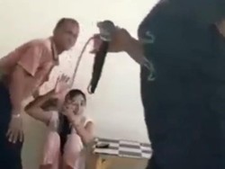 Kades Sugihwaras Lamongan yang Viral Cium Pemandu Lagu Minta Maaf