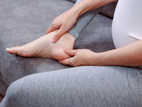 kaki bengkak saat hamil