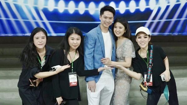 8 Foto Lamaran Romantis Kevin Sanjaya & Valencia Tanoesoedibjo di Hari Ultah