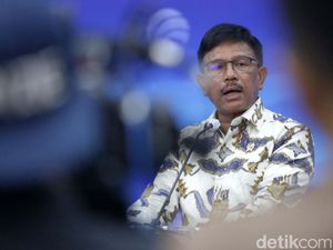 Johnny Plate Terjerat Korupsi Proyek BTS, Maruf: Tol Langit Akan Terus Johnny Plate Terjerat Korupsi Proyek BTS, Maruf: Tol Langit Akan Terus