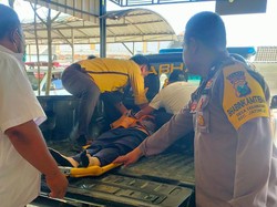 Bidan Desa di Mojokerto Tewas Setelah Tabrak Truk Parkir