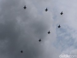 7 Pesawat Tempur Bolak-balik di Langit Pekanbaru, Ada Apa?