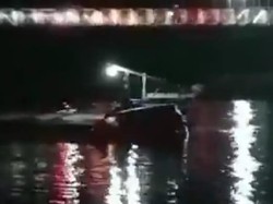 Minibus Jatuh dari Rakit Penyeberangan di Konawe, Sopir Selamat