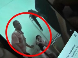 Viral Kades Sugihwaras Lamongan Cium Pemandu Lagu