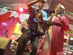 Satpol PP Kabupaten Probolinggo Amankan Pengamen Viral Sawer Biduan Dangdut